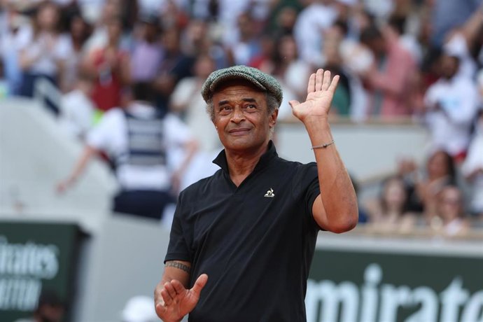 Archivo - El extenista francés Yannick Noah durante un homenaje en Roland Garros