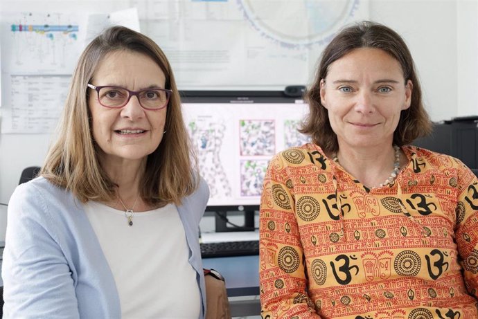 Las investigadoras del Hospital del Mar Patricia Robledo y Jana Selent en Barcelona