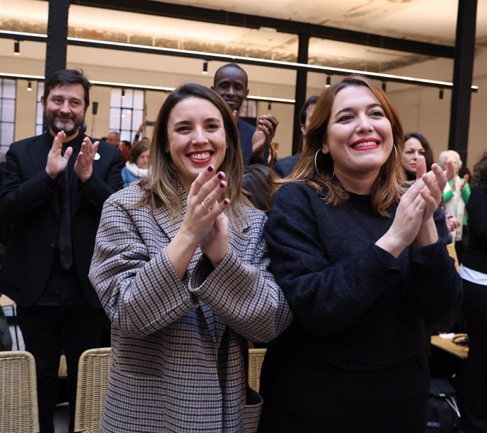 Archivo - La exministra de Igualdad, Irene Montero (i), y la exsecretaria de Estado de Igualdad, Ángela Rodríguez 'Pam' (d).