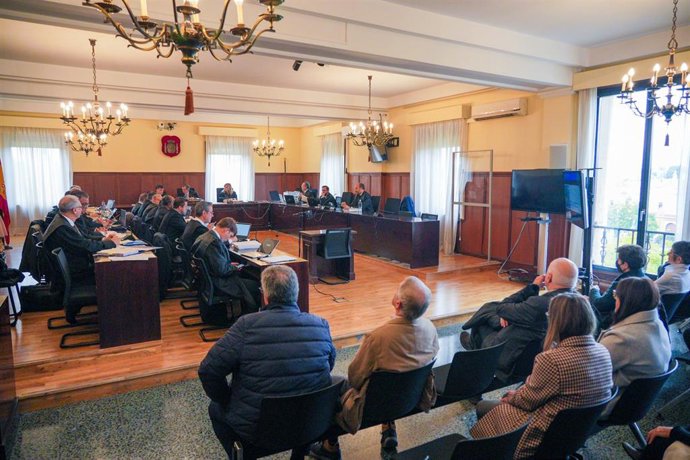 Archivo - Imagen de una de las sesiones del juicio contra la antigua cúpula de UGT-A