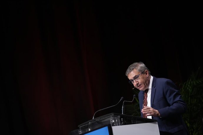 Archivo -  El conseller d'Educació, Universitats i Ocupació, José Antonio Rovira, en imatge d'arxiu. 