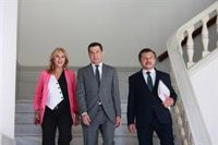 Moreno urge "explicaciones" a Sánchez en relación a su esposa porque "lo han cogido" tras "mentir permanentemente"