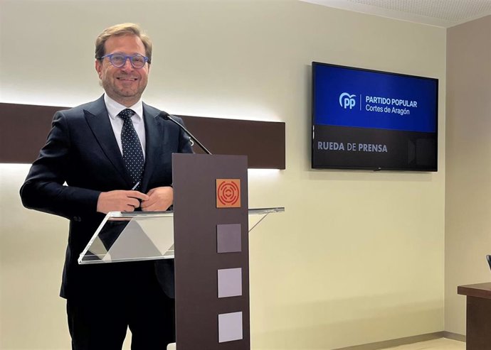 Archivo - El portavoz del PP Aragón, Fernando Ledesma.
