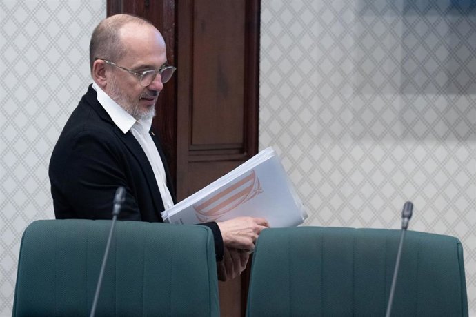 Archivo - El conseller de Derechos Sociales de la Generalitat, Carles Campuzano, a su llegada a una rueda de prensa de presentación de los presupuestos de la conselleria de Derechos Sociales, en el Parlament de Catalunya, a 4 de marzo de 2024, en Barcelon