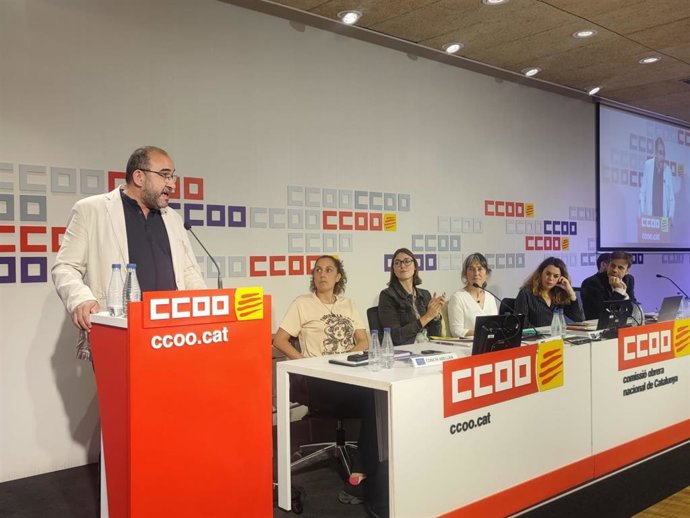 El secretario general de CCOO de Catalunya, Javier Pacheco, interviene tras el debate electoral organizado por el sindicato de cara a las elecciones europeas, a 29 de mayo de 2024.