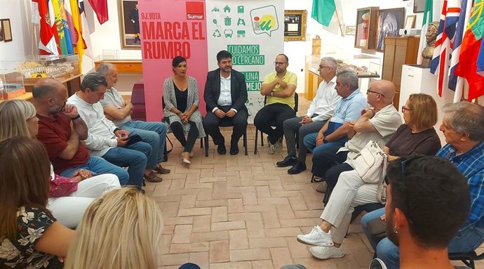 La coordinadora provincial de IU, Toni Morillas, y el economista, exconcejal de Hacienda del Ayuntamiento de Madrid e integrante de la dirección federal de IU, Carlos Sánchez Mato, en un acto con alcaldes y ediles en la provincia de Málaga.