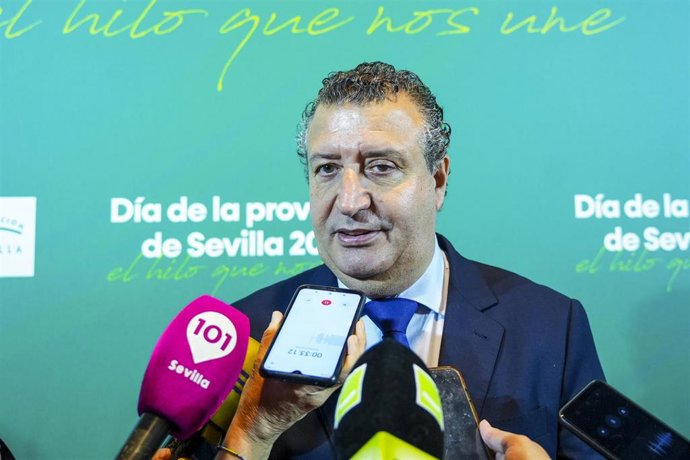 El presidente de la Diputación de Sevilla, Javier Fernández
