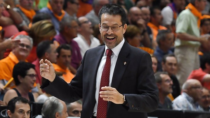 Archivo - El técnico del Valencia Basket, Pedro Martínez