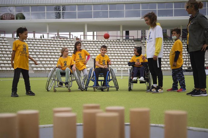 Archivo - Imagen de unos niños disfrutando de los 'Juegos Inclusivos Escolares' que organiza la 'Fundación También'