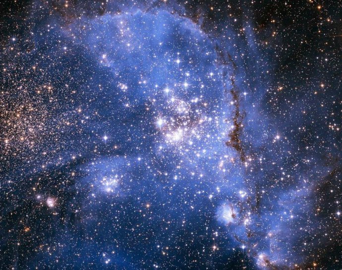 La región de formación estelar más masiva, NGC346, se encuentra en la Pequeña Nube de Magallanes, en la constelación de Tucán, en el cielo estrellado del sur, ubicada a unos 200.000 años luz de la Tierra.