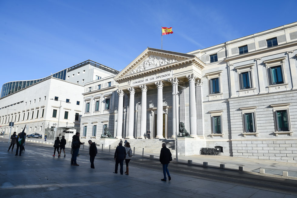 Vista de la fachada del Congreso de los Diputados el día en el que PSOE y Junts han cerrado un acuerdo para la investidura, a 9 de noviembre de 2023, en Madrid (España).
