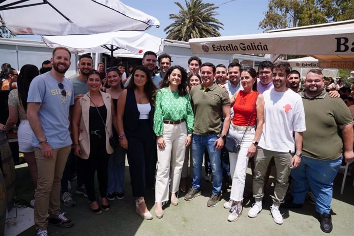 El PP organiza una 'paellada' en la Universidad de Almería.