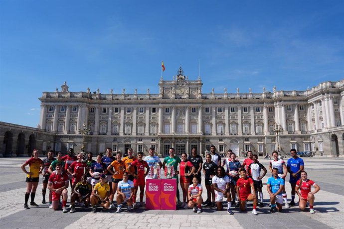 Los 32 capitanes de las SVNS de Madrid se reúnen en el Palacio Real