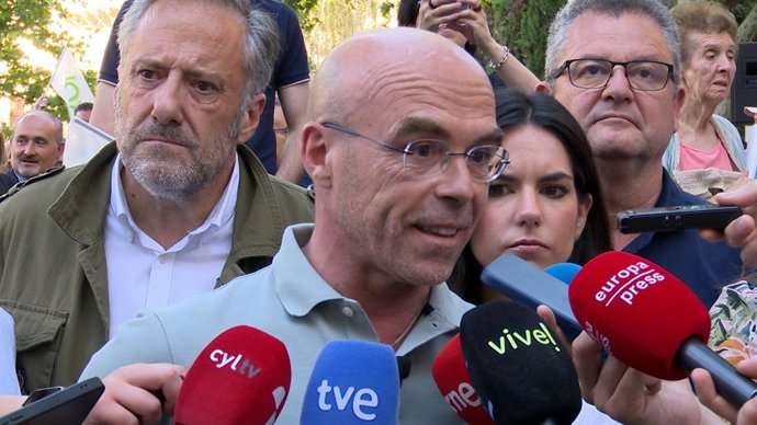 El cabeza de lista de Vox al Parlamento Europeo, Jorge Buxadé, en un acto en Valladolid