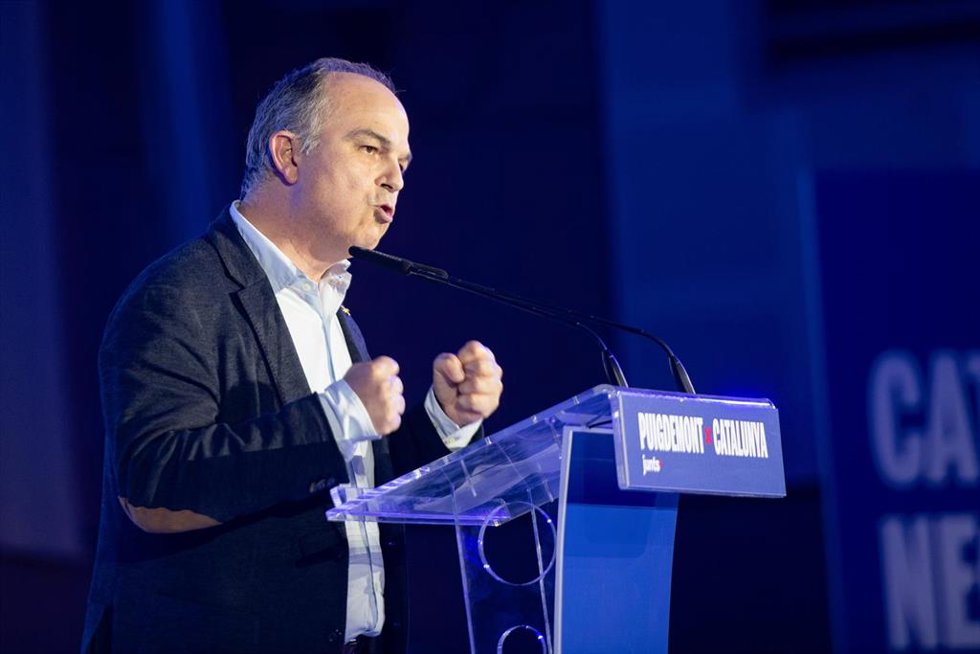 Archivo - El secretario general de Junts per Catalunya, Jordi Turull, interviene durante el acto de Junts de inicio de campaña, en Jean Carrere Space, a 25 de abril de 2024, en Argels (Francia)