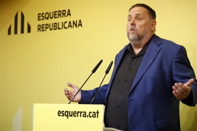 El presidente de ERC, Oriol Junqueras, durante una rueda de prensa, en la sede de ERC, a 16 de mayo de 2024, en Barcelona, Catalunya (España)