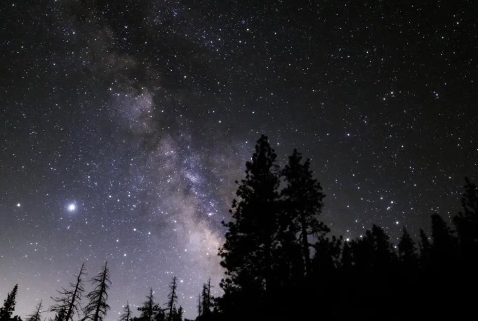 Los astrónomos y observadores de estrellas de todo el mundo deberían estar atentos antes del amanecer del 3 de junio a un desfile planetario, una alineación flexible de seis de nuestros mundos vecinos: Mercurio, Marte, Júpiter, Saturno, Neptuno y Uran