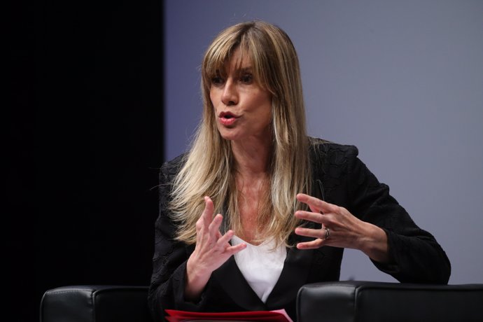 La directora de la Cátedra Extraordinaria de Transformación Social de la Universidad Complutense de Madrid, Begoña Gómez, interviene durante la segunda jornada del IV Congreso Iberoamericano, a 18 de mayo de 2021, en el CaixaForum, Madrid, (España).