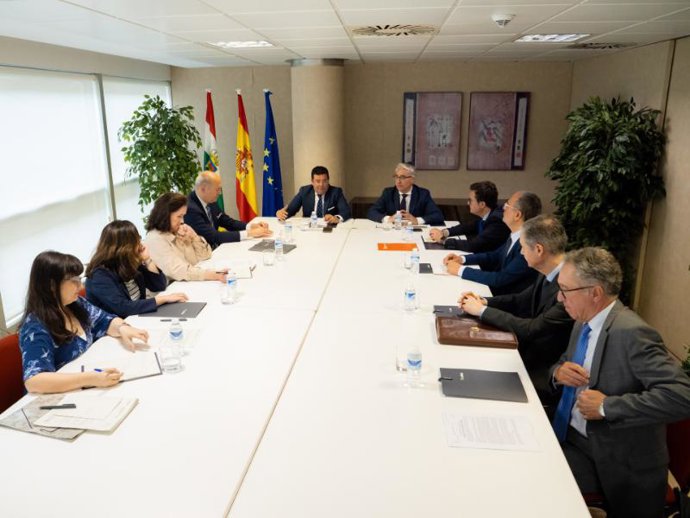 Primera reunión del grupo de expertos fiscales del Gobierno riojano para prevenir fraude y reforzar seguridad jurídica