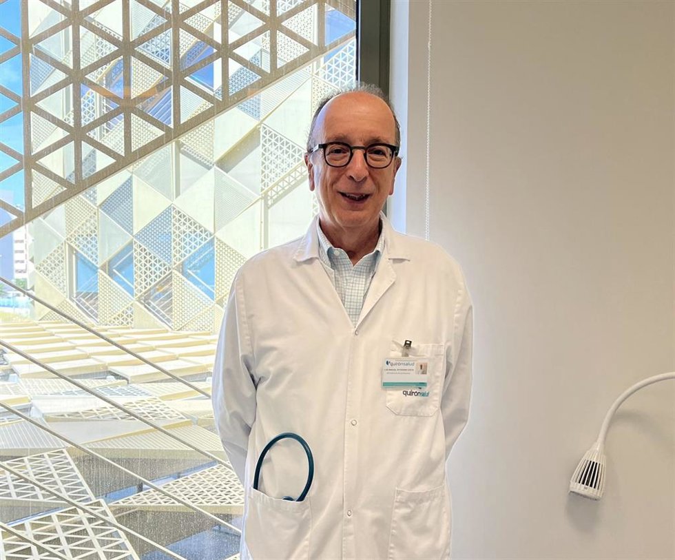 El doctor Luis Manuel Entrenas, jefe de servicio de Neumología del Hospital Quironsalud Córdoba.