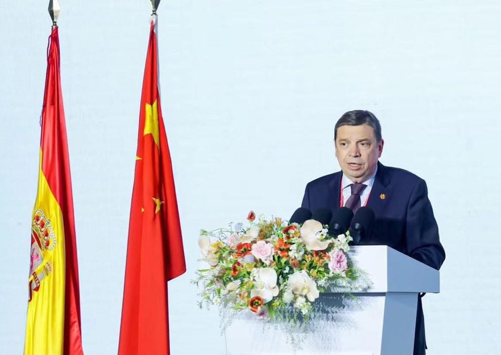 El ministro de Agricultura, Pesca y Alimentación, Luis Planas, en su visita a China