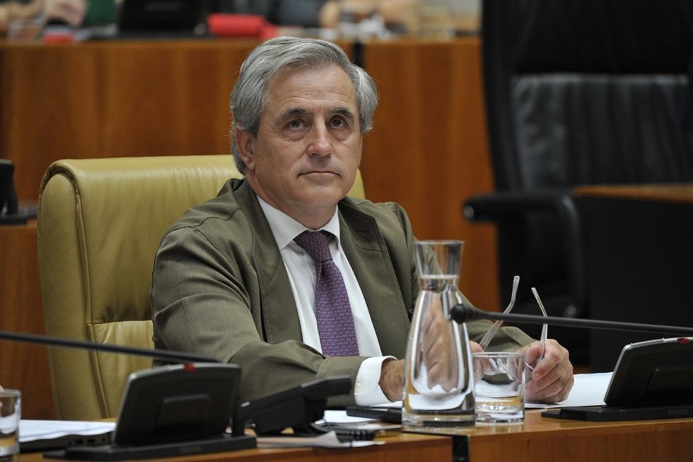 El consejero de Gestión Forestal y Mundo Rural, Ignacio Higuero, en el pleno de la Asamblea