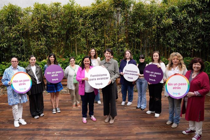 La portavoz nacional del BNG, Ana Pontón, junto a la candidata de su formación a las europeas, Ana Miranda, en un acto sobre feminismo