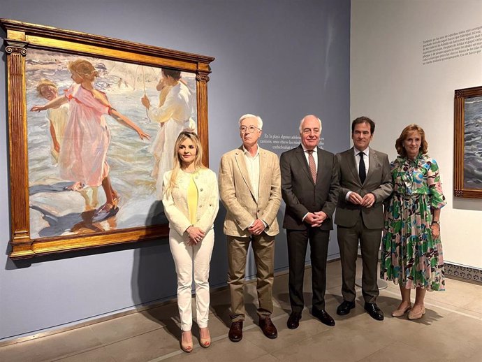 Presentación de la exposición 'En el mar de Sorolla con Manuel Vicent', en el Museo Goya.