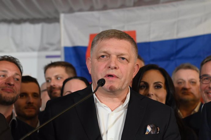 Archivo - April 7, 2024, Bratislava, Slovakia: Slovak prime minister Robert Fico, speaks to the journalists at the campaign headquarter of Peter Pellegrini in Bratislava. Peter Pellegrini , current speaker of the Slovak National Council , won the presiden