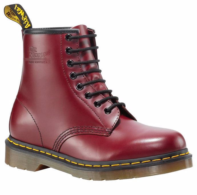 Archivo - Las temporadas pasan, pero los clásicos permanecen. Los de Dr. Martens son, sin lugar a dudas, su icónica bota 1460 y su zapato 1461 que con su característica suela con cámara de aire y su pespunte amarillo, han hecho de la marca un auténtico ic