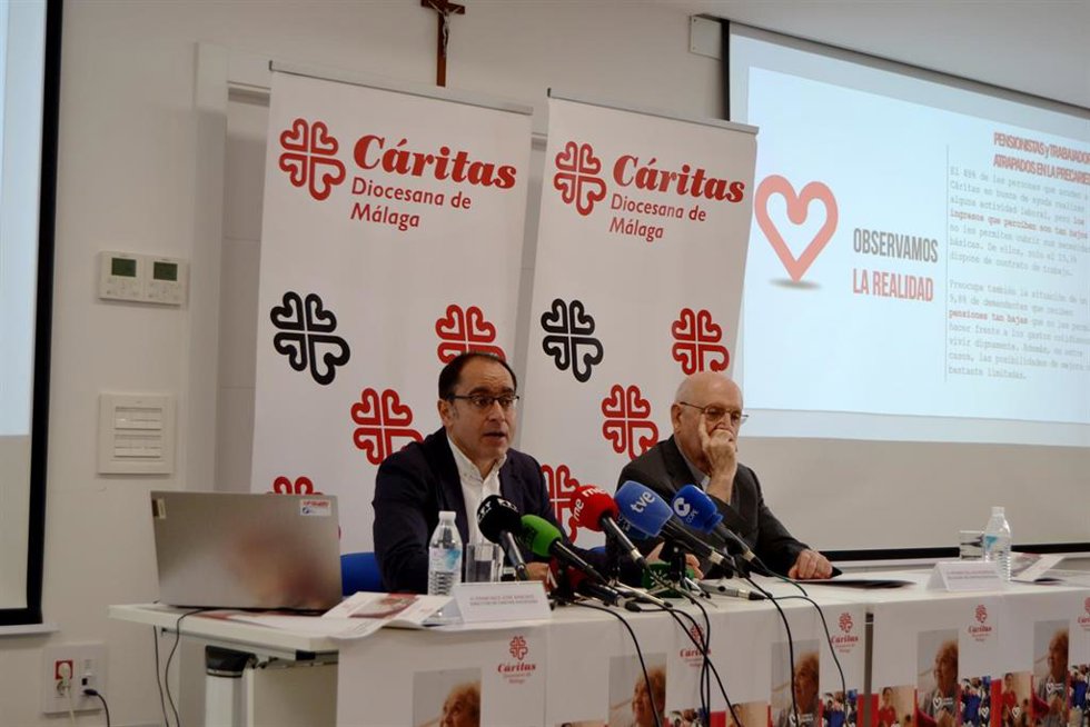 El delegado episcopal, Antonio Collado, y el director de Cáritas Diocesana de Málaga, Francisco José Sánchez Heras.
