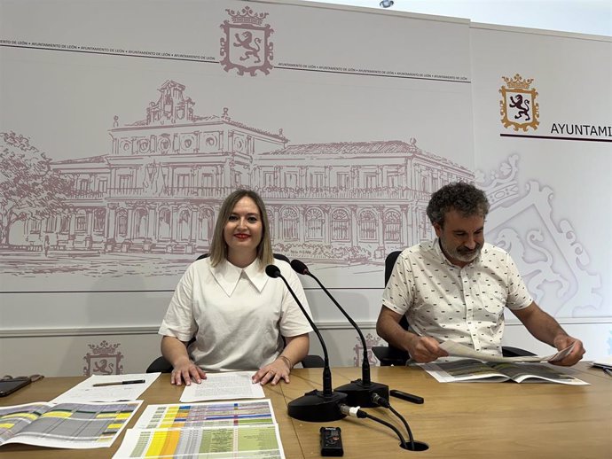 La concejala de Fiestas, Camino Orejas, presenta las actividades para las Fiestas de San Juan y San Pedro.