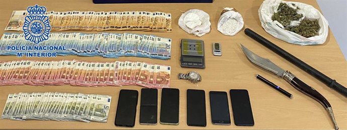 Dinero, droga y efectos intervenidos