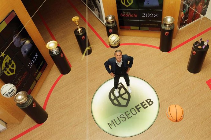 Sergio Scariolo en el Museo de la FEB