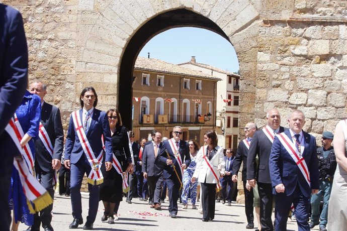 Procesión del Corpus en la localidad de Daroca, en la que ha participado el presidente de la DPZ, Juan Antonio Sánchez Quero