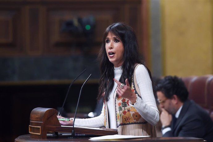 La secretaria general de Podemos Andalucía y diputada en el Congreso, Martina Velarde, interviene durante una sesión plenaria, en el Congreso de los Diputados, a 21 de mayo de 2024, en Madrid (España).