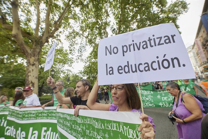 Archivo - Protesta por la educación pública, imagen de archivo. 