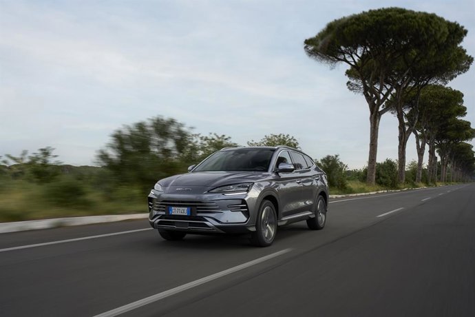 Archivo - La demanda de eléctricos, de SUV y de automóviles de fabricación china se desacelera en la UE en abril, según Jato Dynamics.