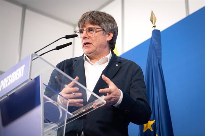 El candidato de Junts a la Generalitat de Catalunya, Carles Puigdemont, durante una rueda de prensa para valorar los resultados de las elecciones catalanas, a 13 de mayo de 2024, en Argelès (Francia). 