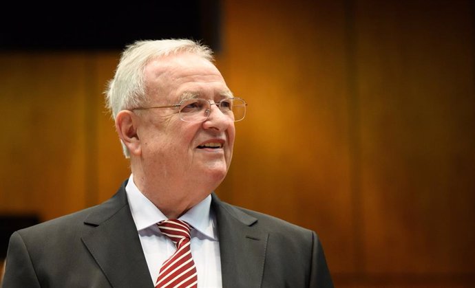 Archivo - FILED - 14 February 2024, Lower Saxony, Braunschweig: Former Chairman of the Board of Management of Volkswagen AG Martin Winterkorn stands in the Braunschweig City Hall. Photo: Julian Stratenschulte/dpa