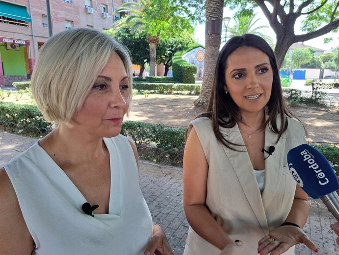 Las concejalas del PSOE en el Ayuntamiento de Córdoba y Obejo Carmen González y Mamen Pozón, respectivamente.