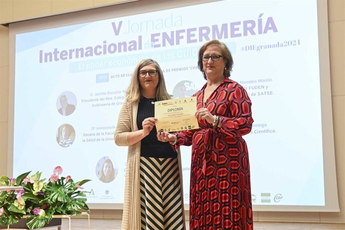 Eva Manuela Cotobal, matrona del Hospital Universitario de Jerez de la Frontera (Cádiz), ganadora del segundo premio en la V Jornada Internacional de Enfermería por su comunicación científica sobre la lactancia materna.