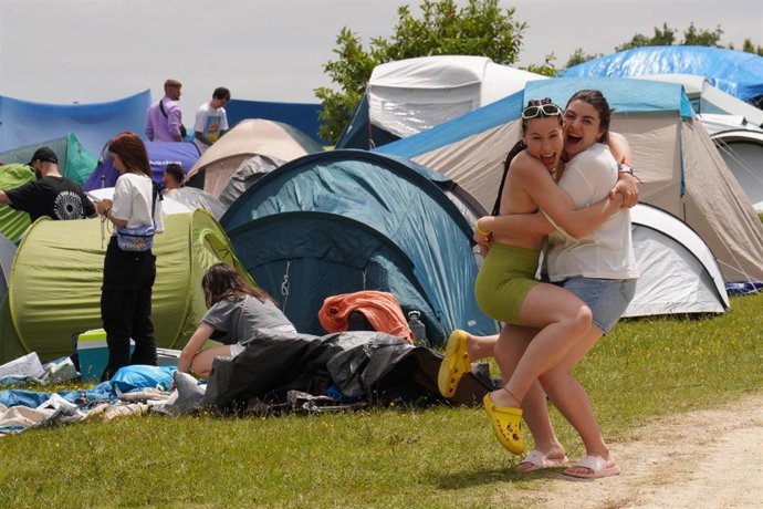 Ambiente durante el arranque del festival O Son do Camiño en O Monte do Gozo, a 30 de mayo de 2024, en Santiago de Compostela