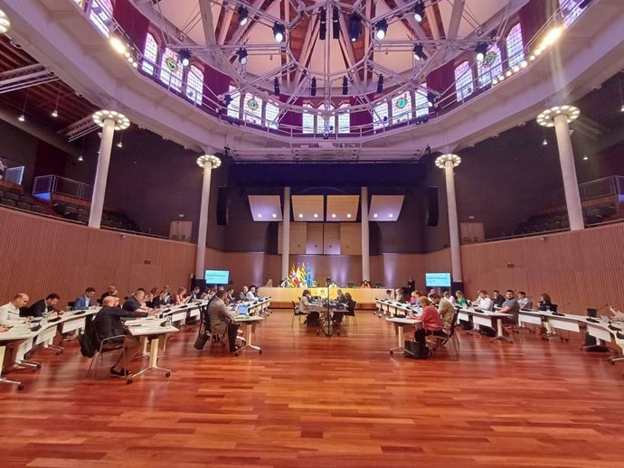 Pleno de mayo de la Diputación de Barcelona, en la Escola Industrial de Barcelona