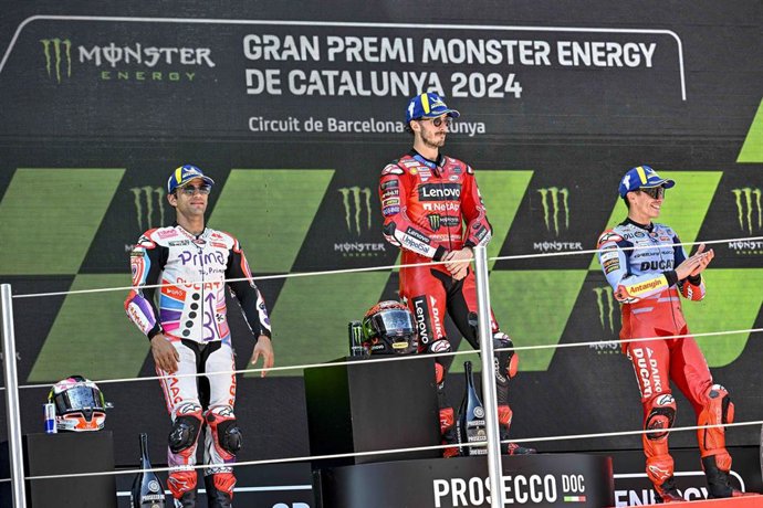 Jorge Martín, Francesco Bagnaia y Marc Márquez en el podio de la carrera del GP Catalunya 2024 de MotoGP 