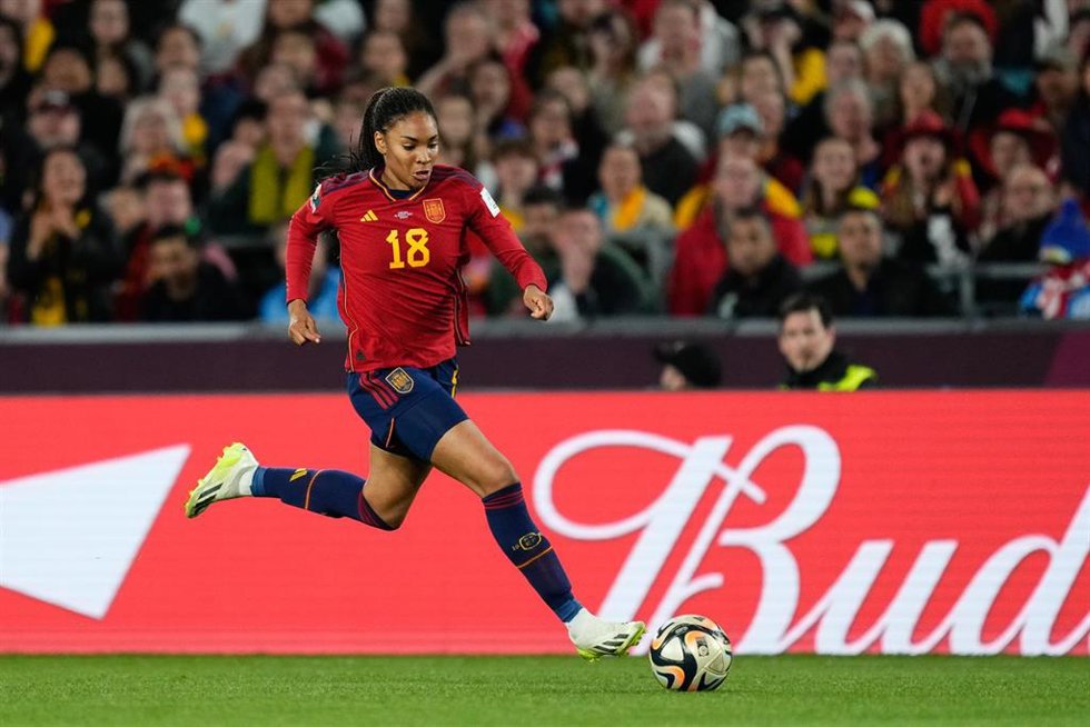 Archivo - Salma Paralluelo of Spain in action during the FIFA Women's World Cup Australia & New Zealand 2023 Final football match between Spain and England at Accor Stadium on August 20, 2023 in Sydney, Australia.