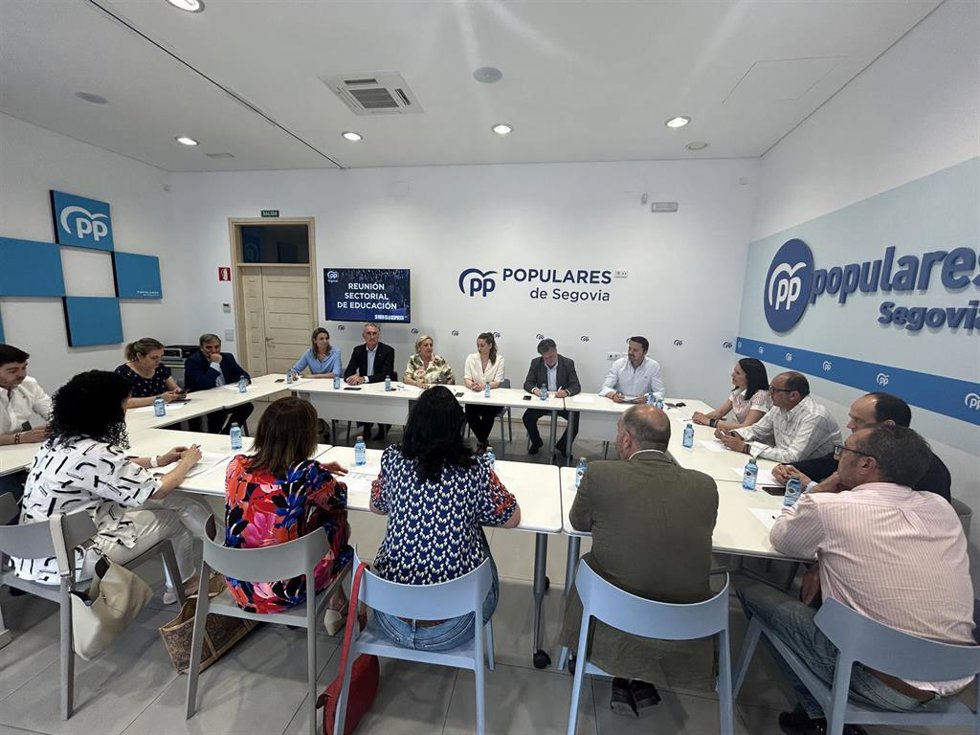 9J.- Esther Muñoz: "Hoy hemos asistido a la compra de una investidura a cambio de una impunidad"