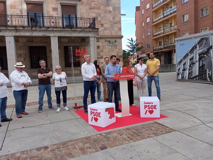 El secretario general del PSOE de Castilla y León, Luis Tudanca, durante su intervención