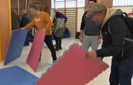 Una imagen del encierro de los sindicatos en el colegio de Oviedo