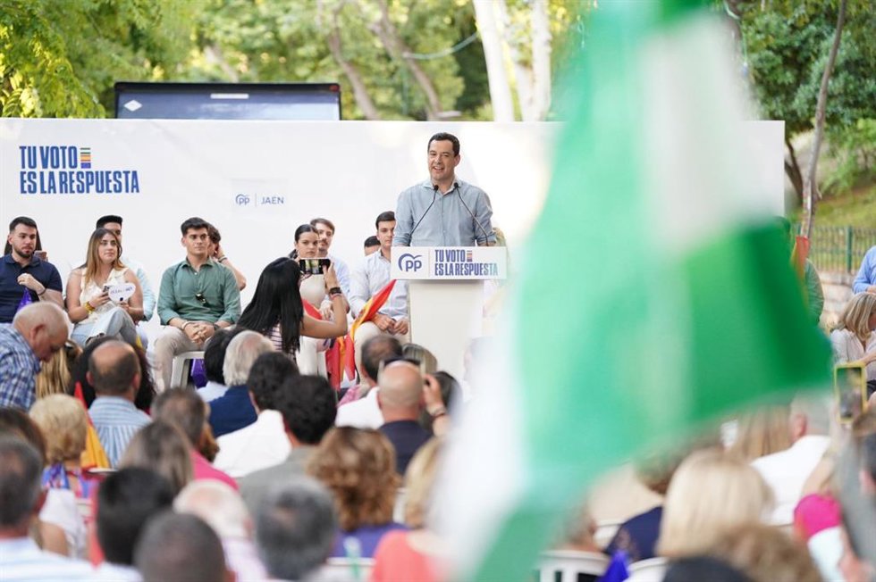 El presidente del PP de Andalucía, Juanma Moreno, durante el acto electoral en Jaén.